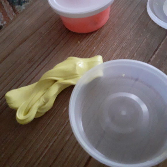 "Stress Melts Away" Therapy Dough: 2pk Bundle of thera putty - Picture 4 of 6